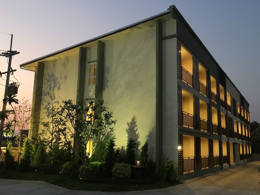 Oyo 306 Paradise Park Laemchabang Si Racha Exterior foto
