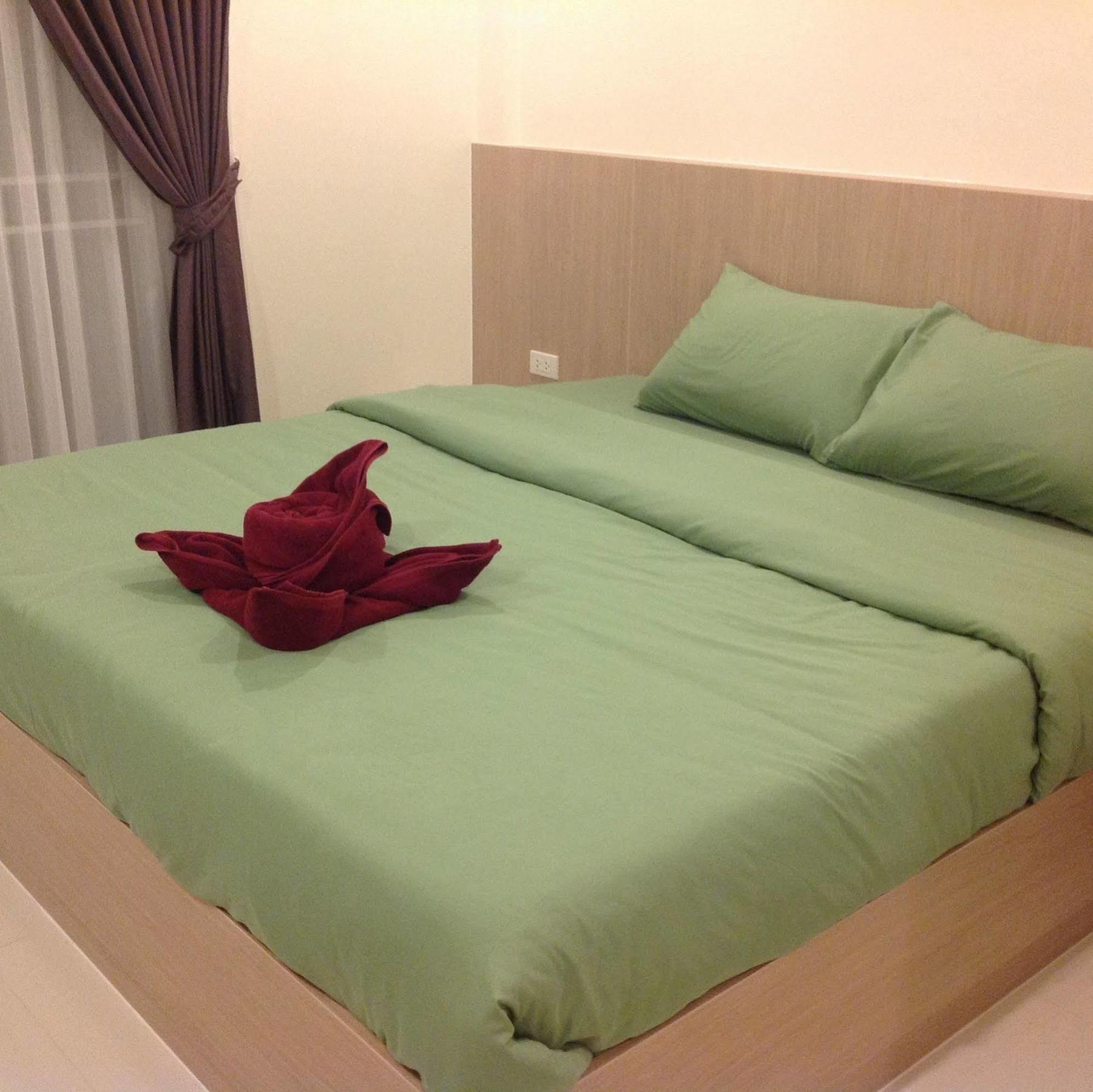 Oyo 306 Paradise Park Laemchabang Si Racha Exterior foto