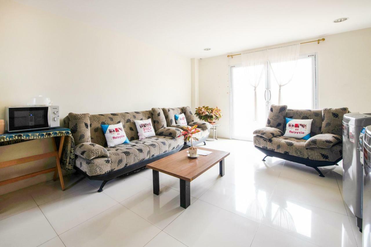 Oyo 306 Paradise Park Laemchabang Si Racha Exterior foto