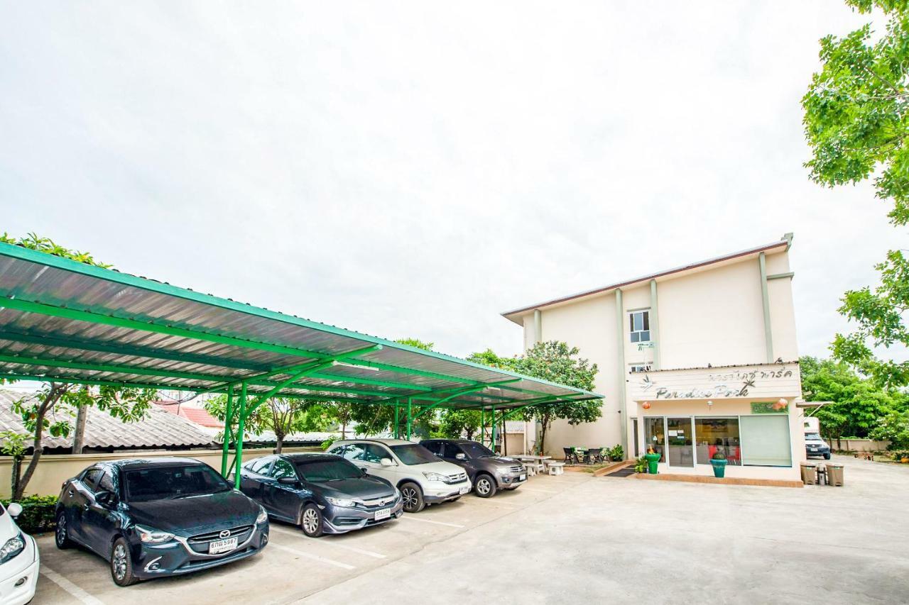 Oyo 306 Paradise Park Laemchabang Si Racha Exterior foto