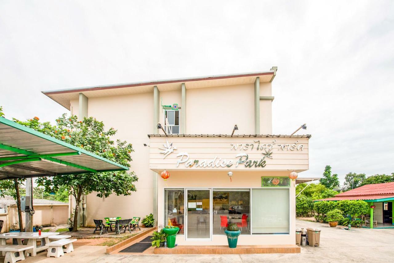 Oyo 306 Paradise Park Laemchabang Si Racha Exterior foto